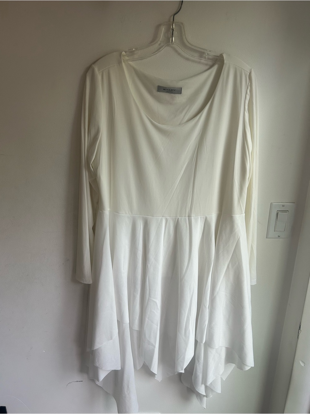 Bailey 44 white/ cream handkerchief dress. Size XXL Great Condition